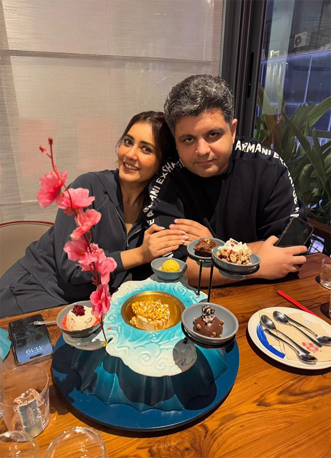 Tollywood_20Actress_20Rashi_20Khanna_20Birthday_20Celebrations_20HD_20Photos__20_2815_29.jpg 15