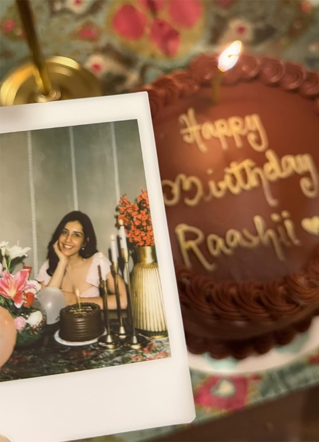 Tollywood_20Actress_20Rashi_20Khanna_20Birthday_20Celebrations_20HD_20Photos__20_285_29.jpg 5