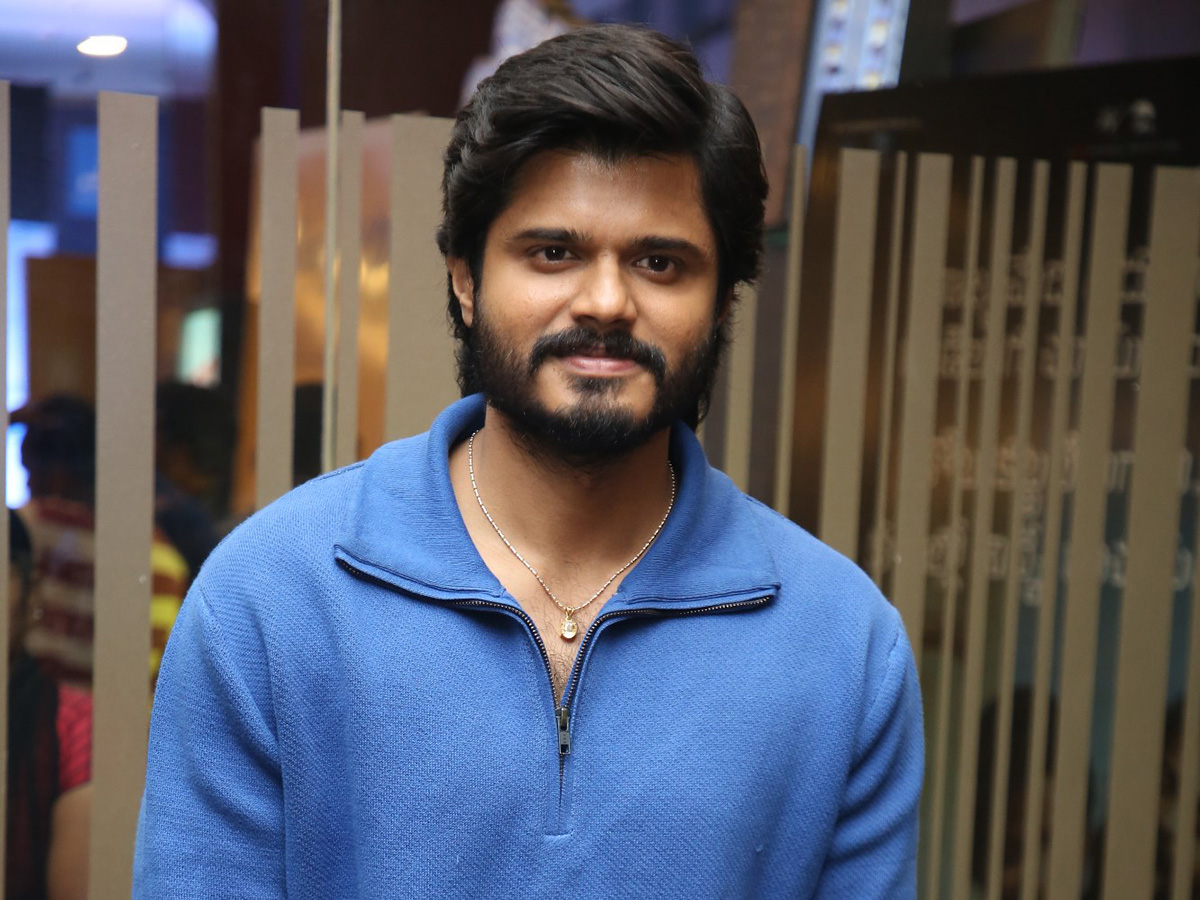 Anand_20Deverakonda_20Epic_20Movie_20First_20Look_20launch__20_289_29.jpg 9