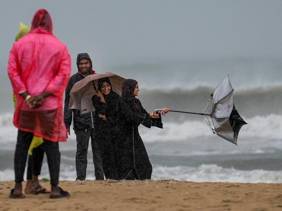 Heavy_20Rains_20in_20Tamil_20Nadu_20Cyclone_20Ditwah_20Affected__20_2812_29.jpg 12