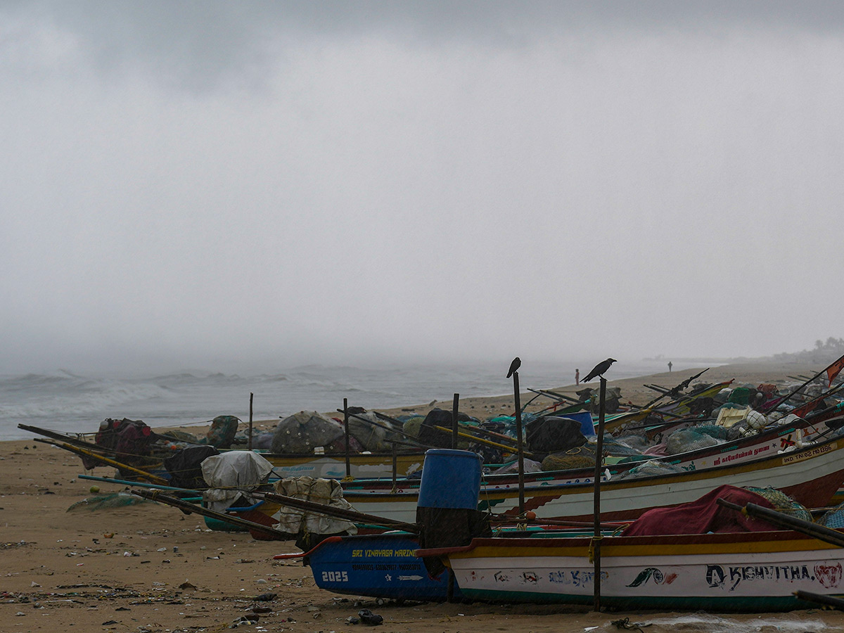Heavy_20Rains_20in_20Tamil_20Nadu_20Cyclone_20Ditwah_20Affected__20_2818_29.jpg 18