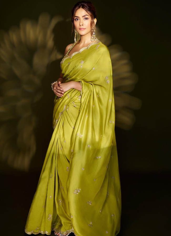 Mrunal_20thakur1.jpg 2