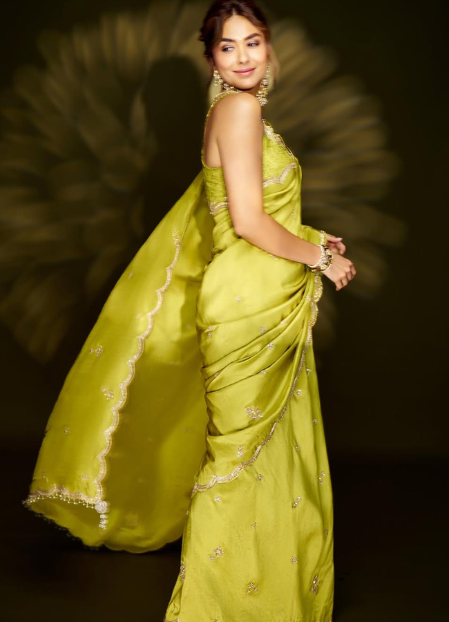Mrunal_20thakur5.jpg 6