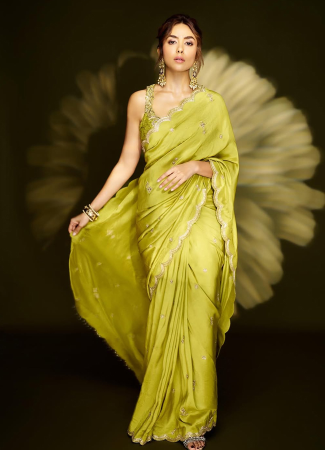 Mrunal_20thakur9.jpg 10