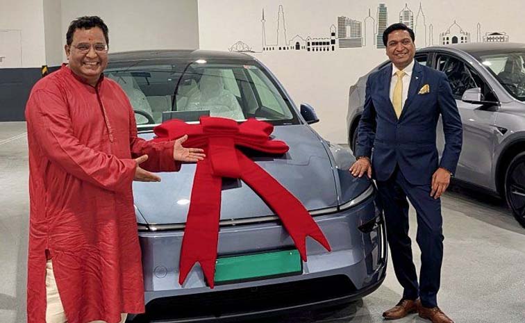 paytm-ceo-new-car.jpg