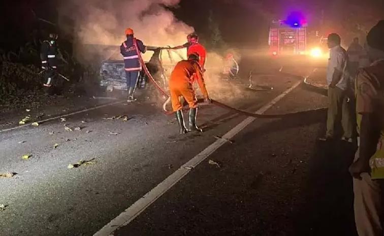 Fire-Broke-Out-In-A-Car-Car.jpg