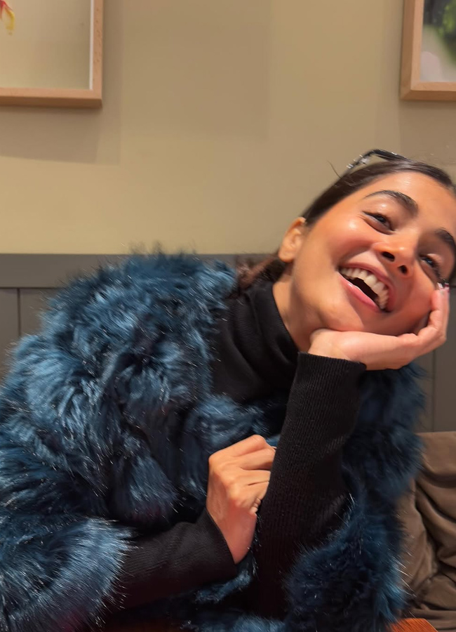 Pooja_20Hegde1.jpg 2