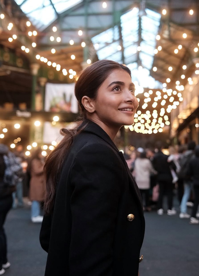 Pooja_20Hegde15.jpg 16