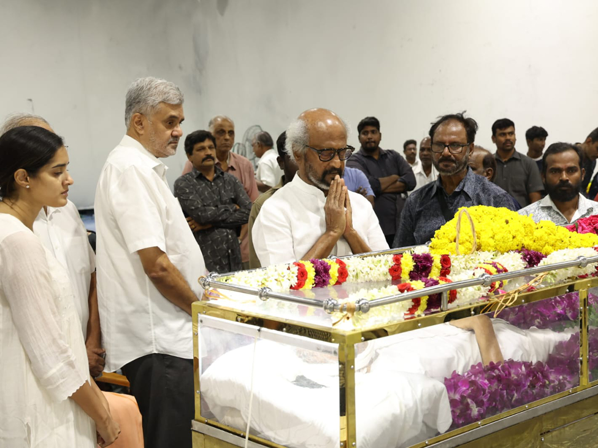 Rajinikanth_20And_20Suriya_20Vishal_20and_20more_20pay_20homage_20to_20AVM_20Saravanan__20_2810_29.jpg 10