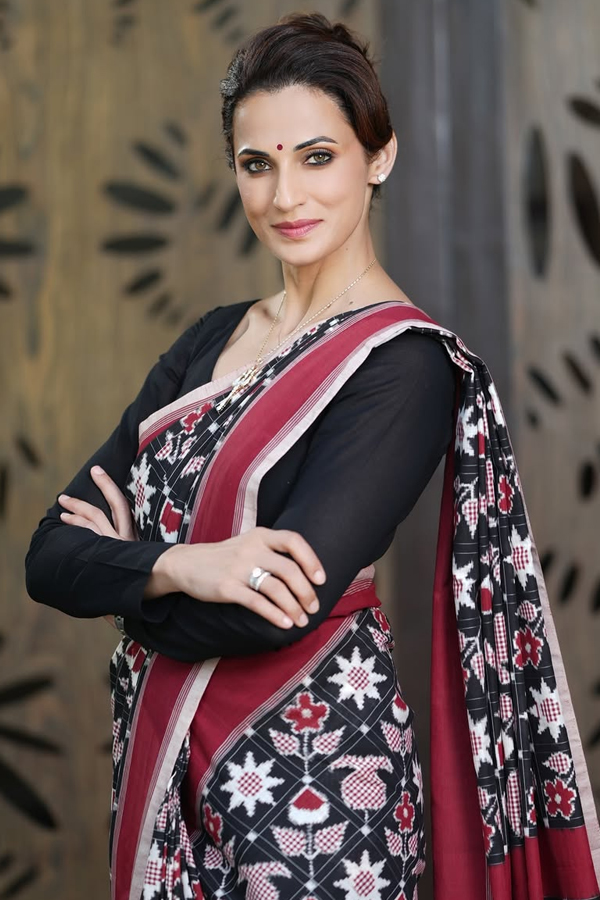 Samanthas_20friend_20Shilpa_20Reddy_20looks_20beautiful_20in_20A_20colorful_20saree_20Photos_20_2810_29.jpg 11