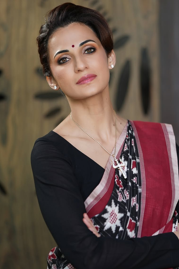 Samanthas_20friend_20Shilpa_20Reddy_20looks_20beautiful_20in_20A_20colorful_20saree_20Photos_20_281_29.jpg 2