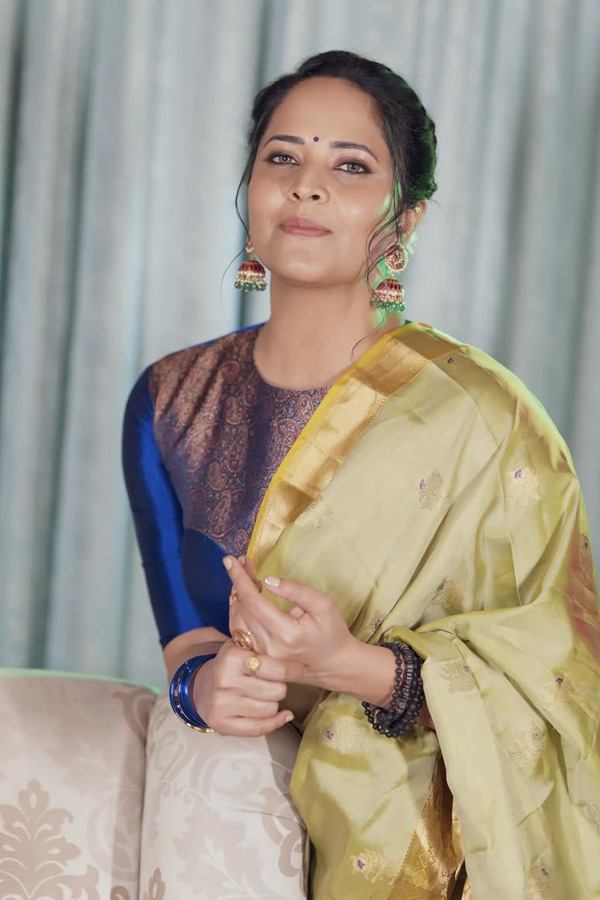 Anasuya_20Bharadwaj_20Stunning_20Looks_20In_20Saree_20Photos_20_288_29.jpg 9