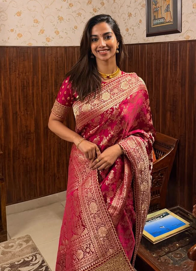 Meenakshi_20choudhary12.jpg 13