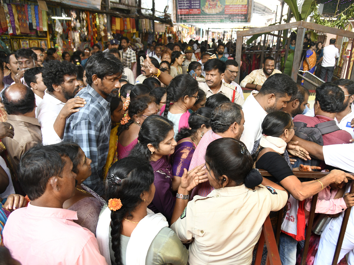 Sri_20Kanaka_20Mahalakshmi_20Ammavari_20Margasira_20Masotsavalu_20In_20Visakhapatnam__20_2814_29.jpg 14