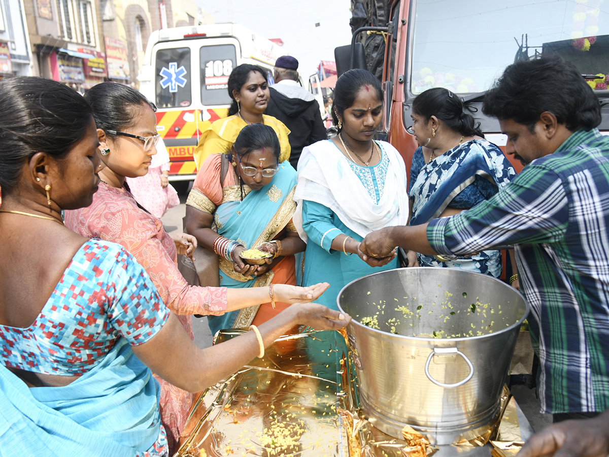 Sri_20Kanaka_20Mahalakshmi_20Ammavari_20Margasira_20Masotsavalu_20In_20Visakhapatnam__20_2815_29.jpg 15