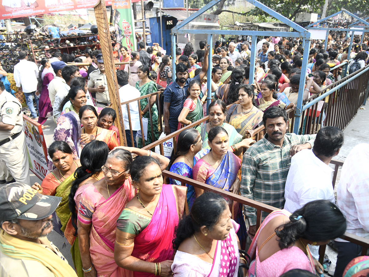 Sri_20Kanaka_20Mahalakshmi_20Ammavari_20Margasira_20Masotsavalu_20In_20Visakhapatnam__20_282_29.jpg 2