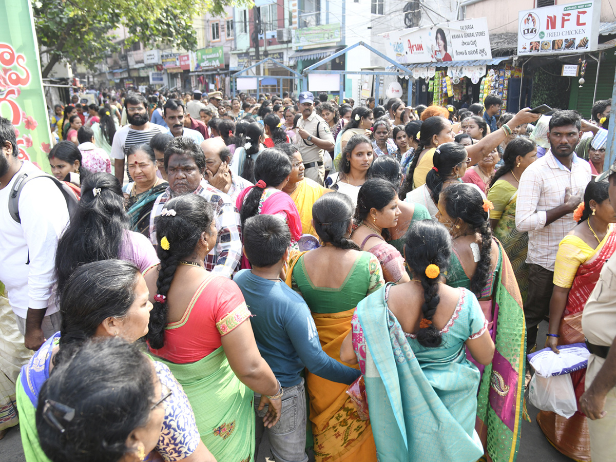 Sri_20Kanaka_20Mahalakshmi_20Ammavari_20Margasira_20Masotsavalu_20In_20Visakhapatnam__20_286_29.jpg 6