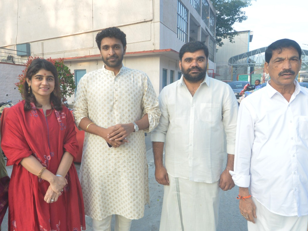 Actor_20Vikram_20Prabhu_20And_20Lakshmi_20Ujjaini_20Visited_20Tirumala_20Photos_20_2811_29.jpg 1