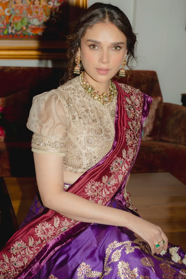 Aditi_20Rao_20Hydari_20Looks_20Stunning_20In_20Her_20Natural_20Beauty_20Photos_20_282_29.jpg 3