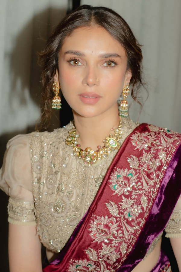 Aditi_20Rao_20Hydari_20Looks_20Stunning_20In_20Her_20Natural_20Beauty_20Photos_20_283_29.jpg 4