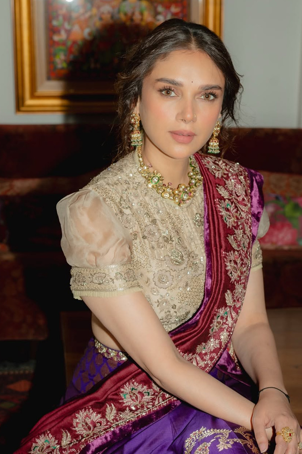 Aditi_20Rao_20Hydari_20Looks_20Stunning_20In_20Her_20Natural_20Beauty_20Photos_20_286_29.jpg 7