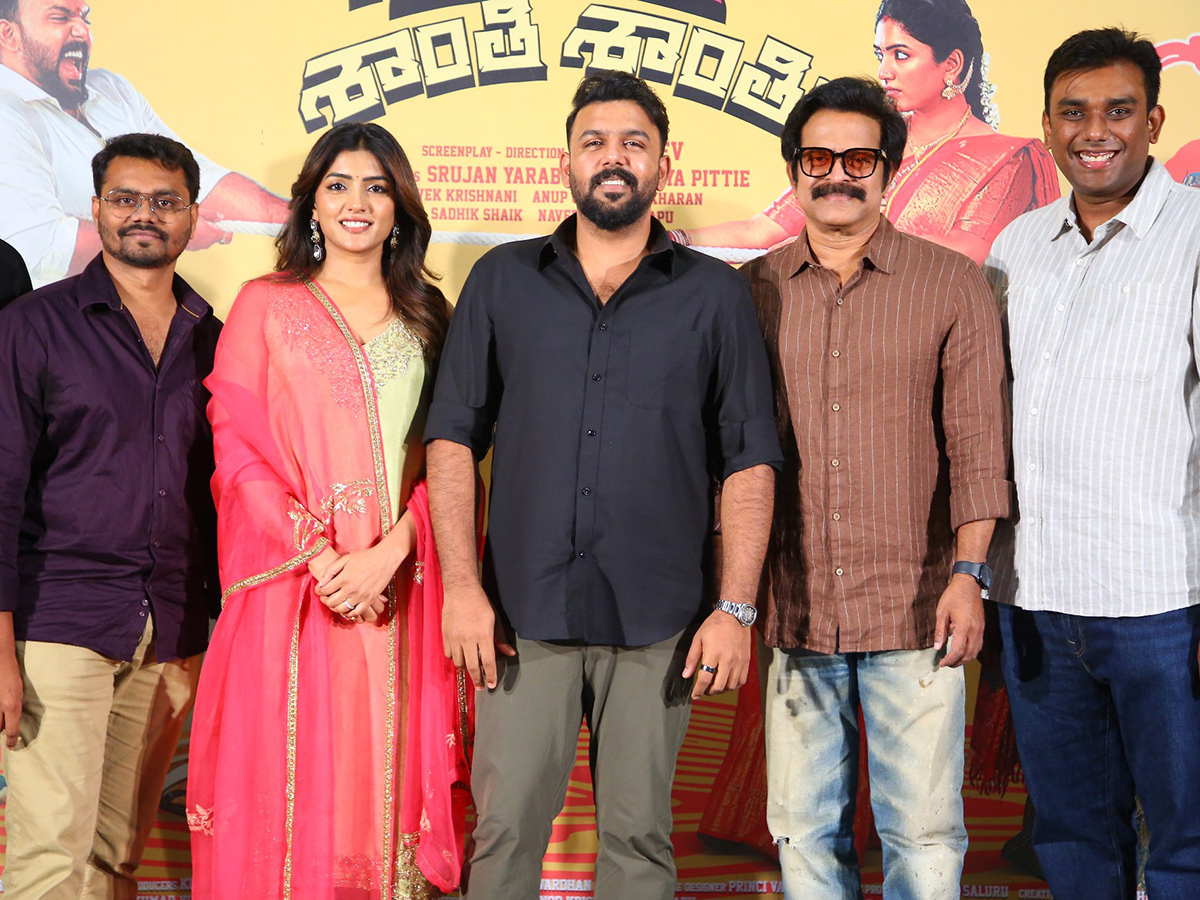 OM_20Shanti_20Shanti_20Shantihi_20Teaser_20Launch_20Event_20Photos__20_2812_29.jpg 12