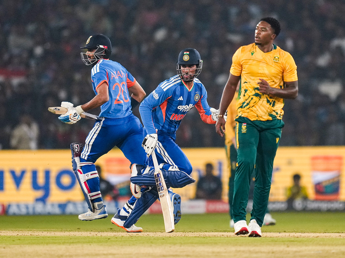 First_20T20_20cricket_20match_20between_20India_20and_20South_20Africa_20at_20Barabati_20Stadium__20_285_29.jpg 5