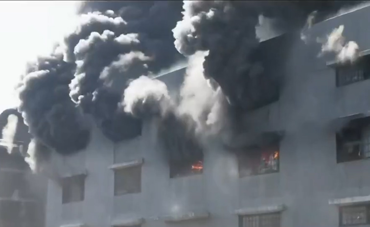 Major-fire-in-Surat.jpg