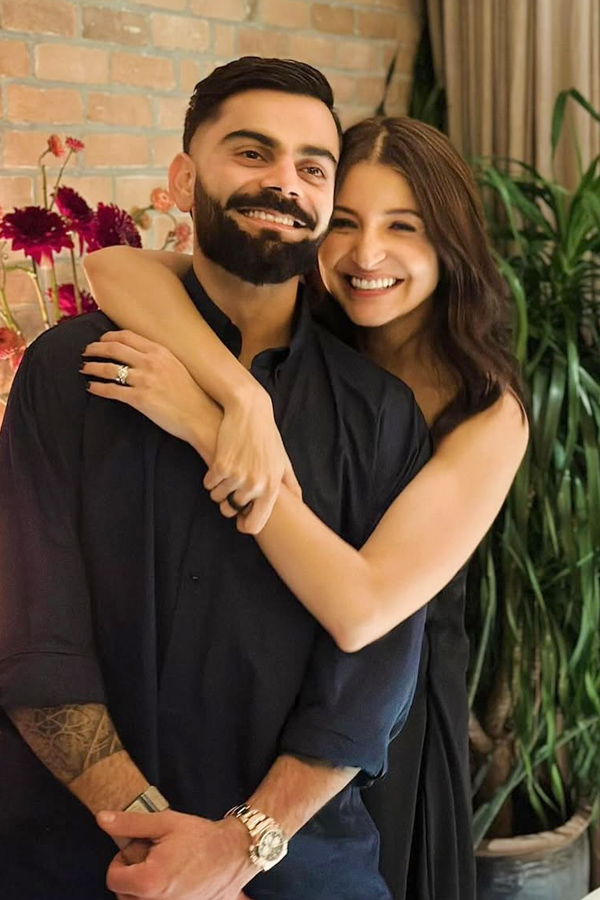 Anushka_20Sharma_20and_20Virat_20Kohli_208th_20wedding_20anniversary_20Special_20Photos_20_2842_29.jpg 18