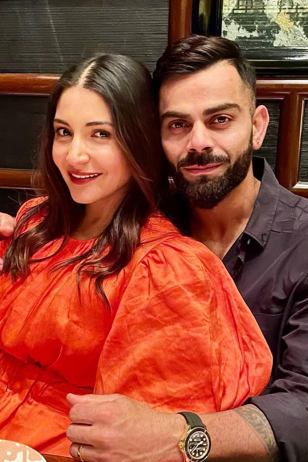 Anushka_20Sharma_20and_20Virat_20Kohli_208th_20wedding_20anniversary_20Special_20Photos_20_2843_29.jpg 19