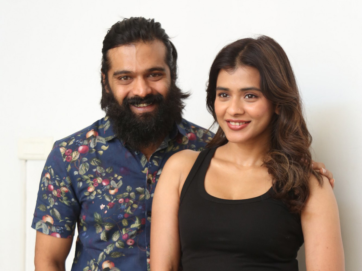 Hebah_20Patel_20Eesha_20Movie_20Trailer_20Success_20Celebrations__20_288_29.jpg 8