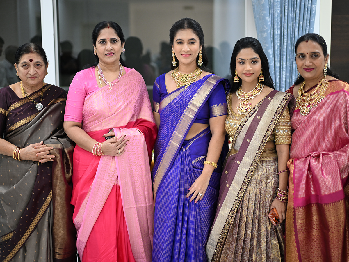 Producer_20Bandla_20Ganesh_20Family_20at_20Srinivasa_20Kalyanam_20Photos__20_2816_29.jpg 16