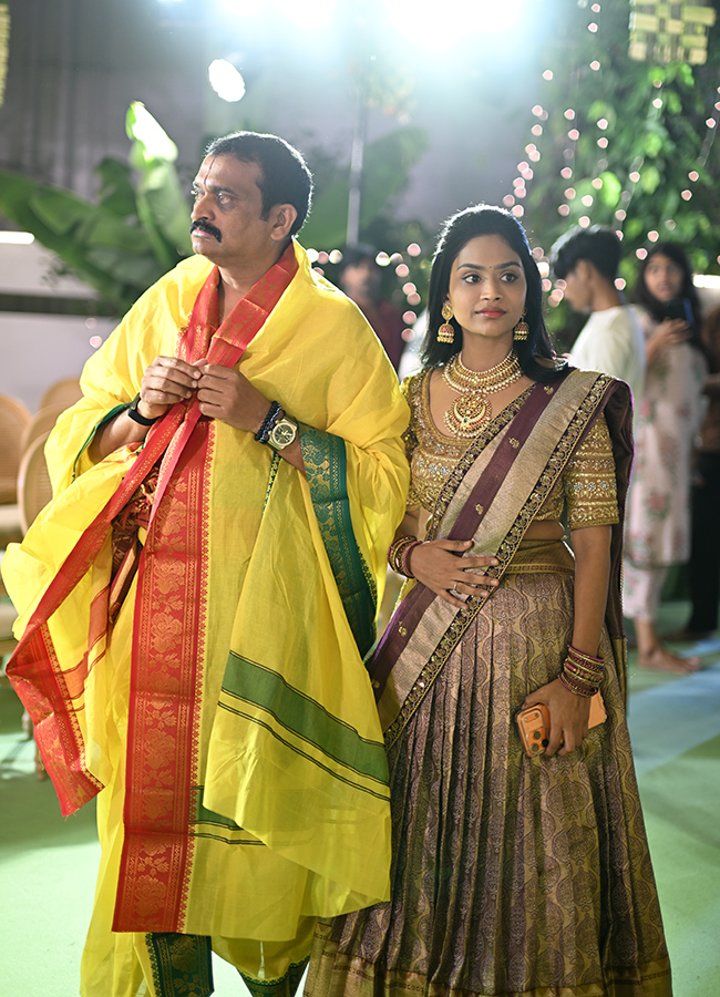 Producer_20Bandla_20Ganesh_20Family_20at_20Srinivasa_20Kalyanam_20Photos__20_2825_29.jpg 25