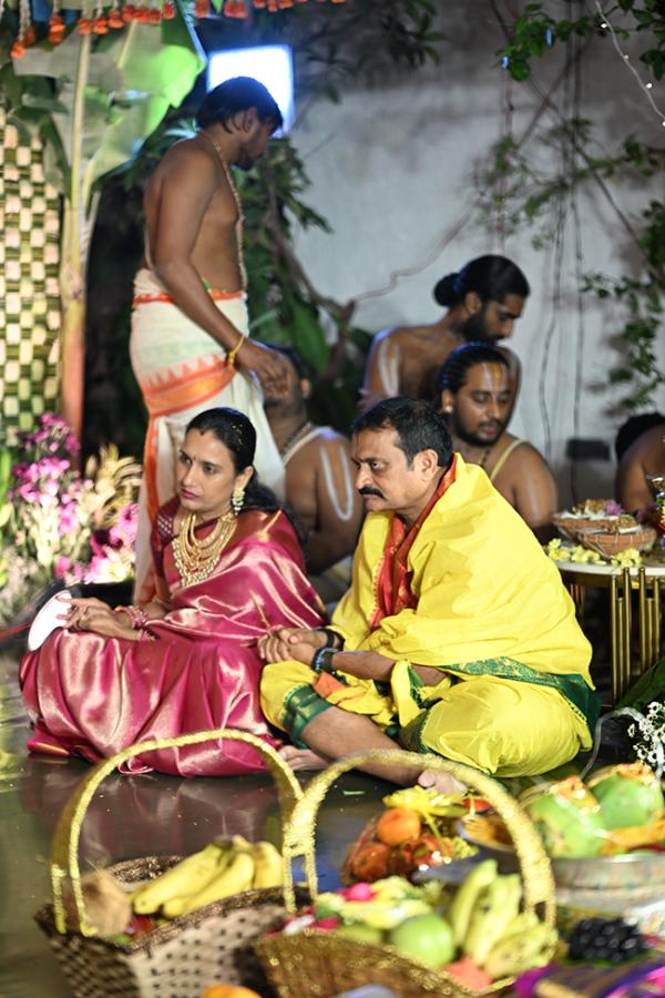 Producer_20Bandla_20Ganesh_20Family_20at_20Srinivasa_20Kalyanam_20Photos__20_286_29.jpg 6