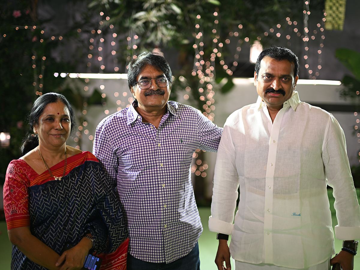 Producer_20Bandla_20Ganesh_20Family_20at_20Srinivasa_20Kalyanam_20Photos__20_287_29.jpg 7
