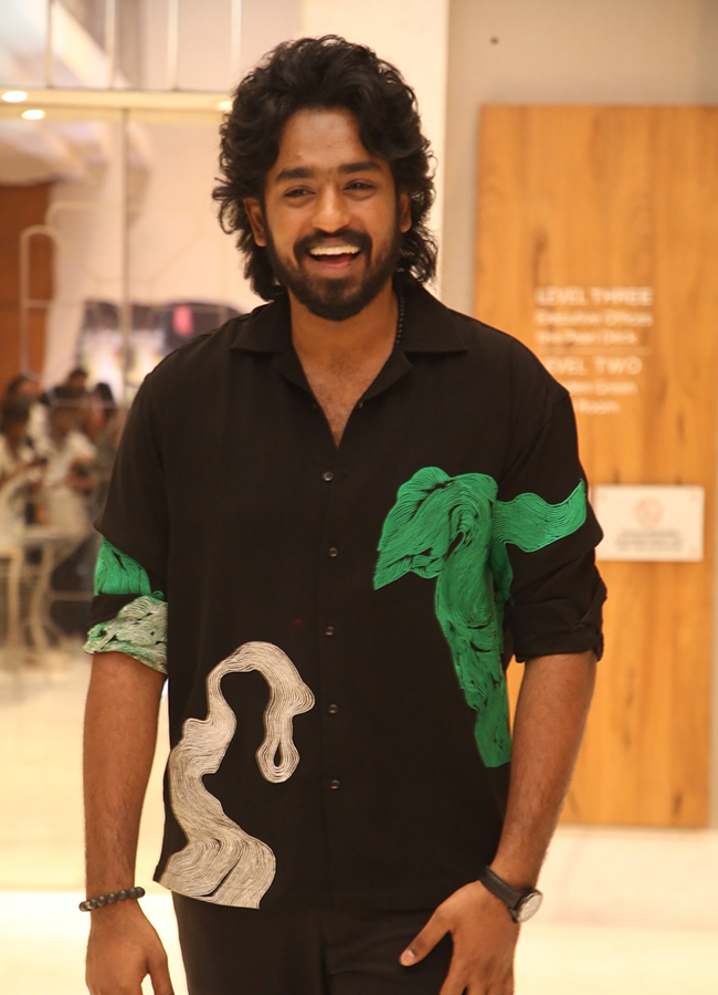 Roshan_20Kanakala_20Mowgli_20Movie_20Pre_20Release_20Event_20Photos__20_2821_29.jpg 21