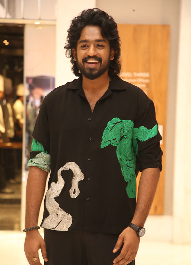 Roshan_20Kanakala_20Mowgli_20Movie_20Pre_20Release_20Event_20Photos__20_2822_29.jpg 22