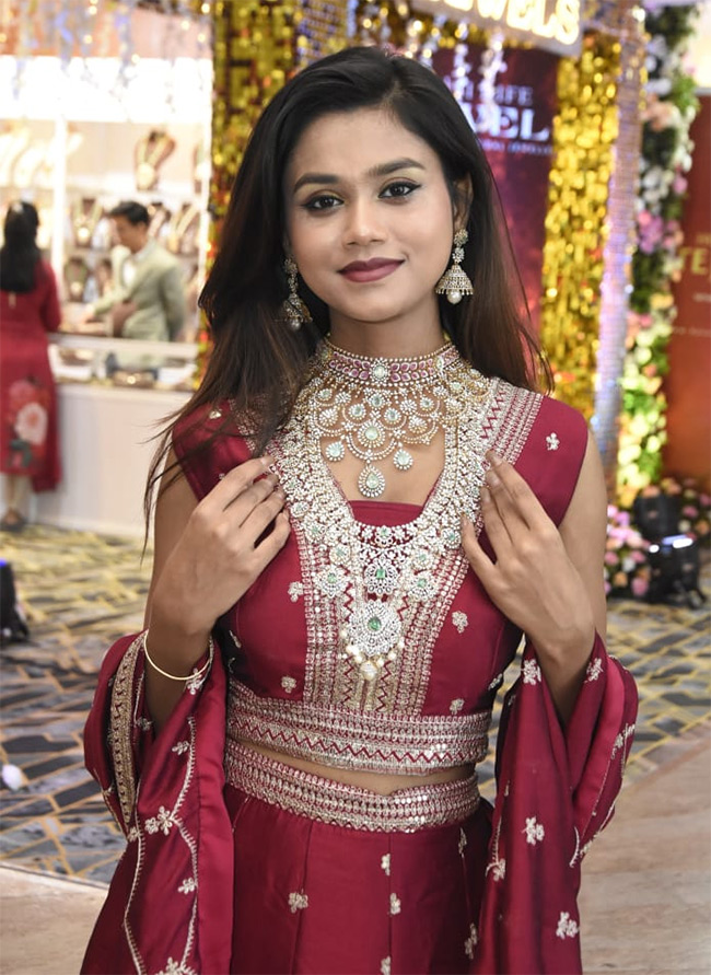 Actress_20Payal_20Rajput_20HiLife_20Jewels_20Exhibition_20Photos__20_2812_29.jpg 12