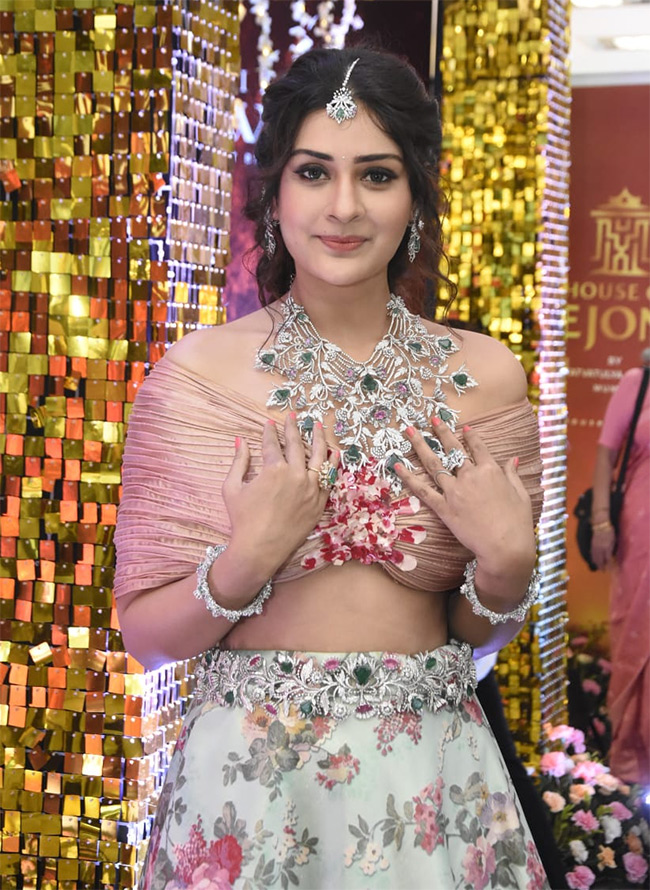 Actress_20Payal_20Rajput_20HiLife_20Jewels_20Exhibition_20Photos__20_2815_29.jpg 15