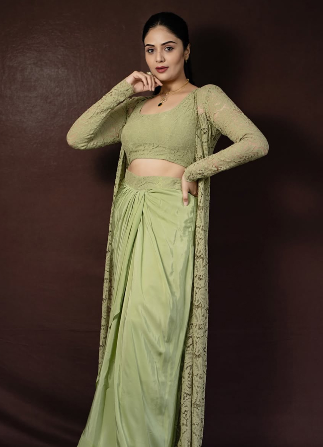 SreeMukhi11.jpg 12