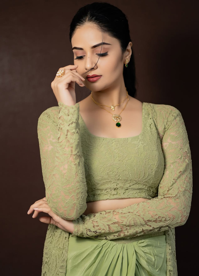 SreeMukhi9.jpg 10