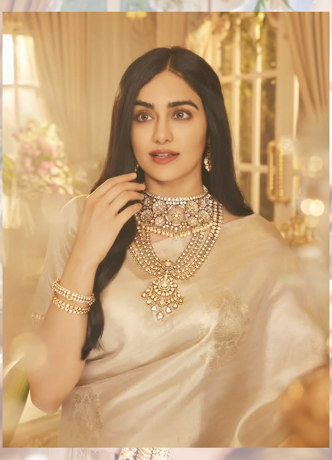 Adah_20sharma2.jpg 3