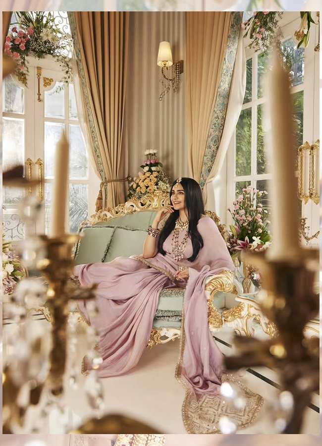 Adah_20sharma6.jpg 7