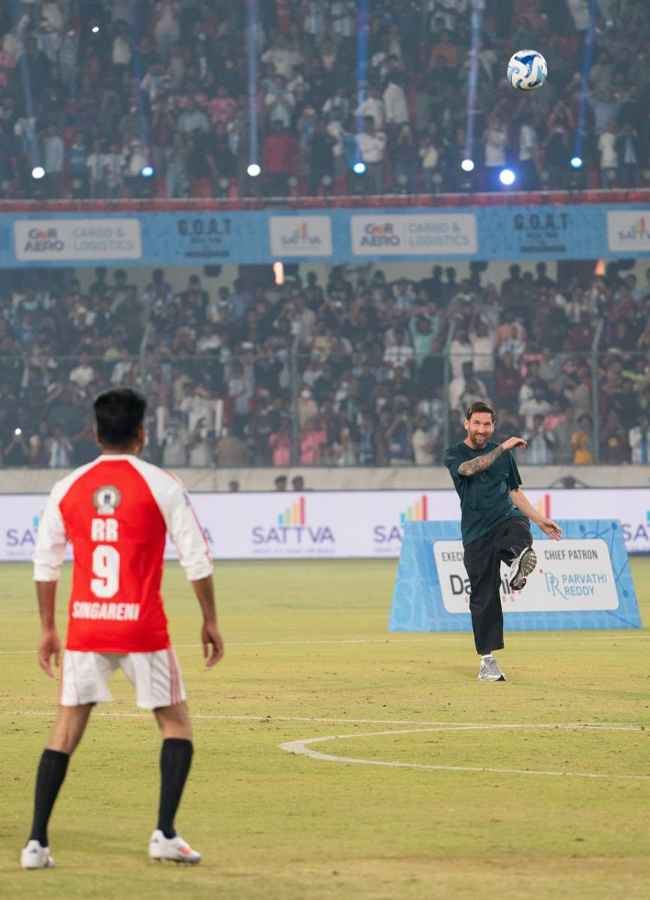 Messi_20at_20Uppal2.jpg 3
