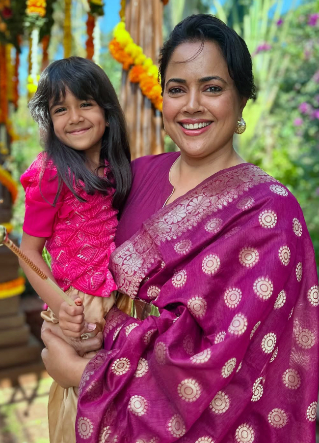 Sameera_20reddy_20birthday12.jpg 13