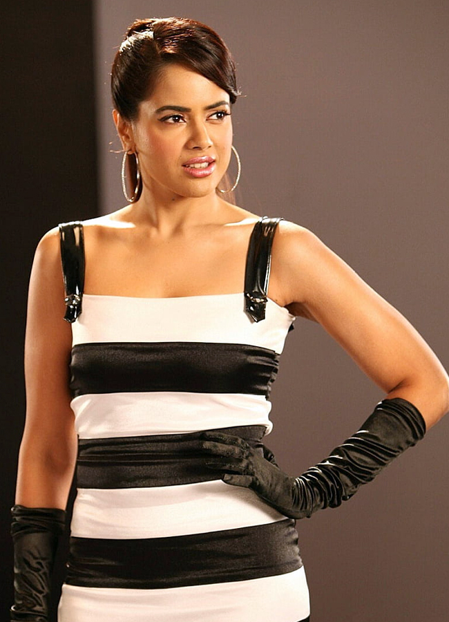 Sameera_20reddy_20birthday3.jpg 4
