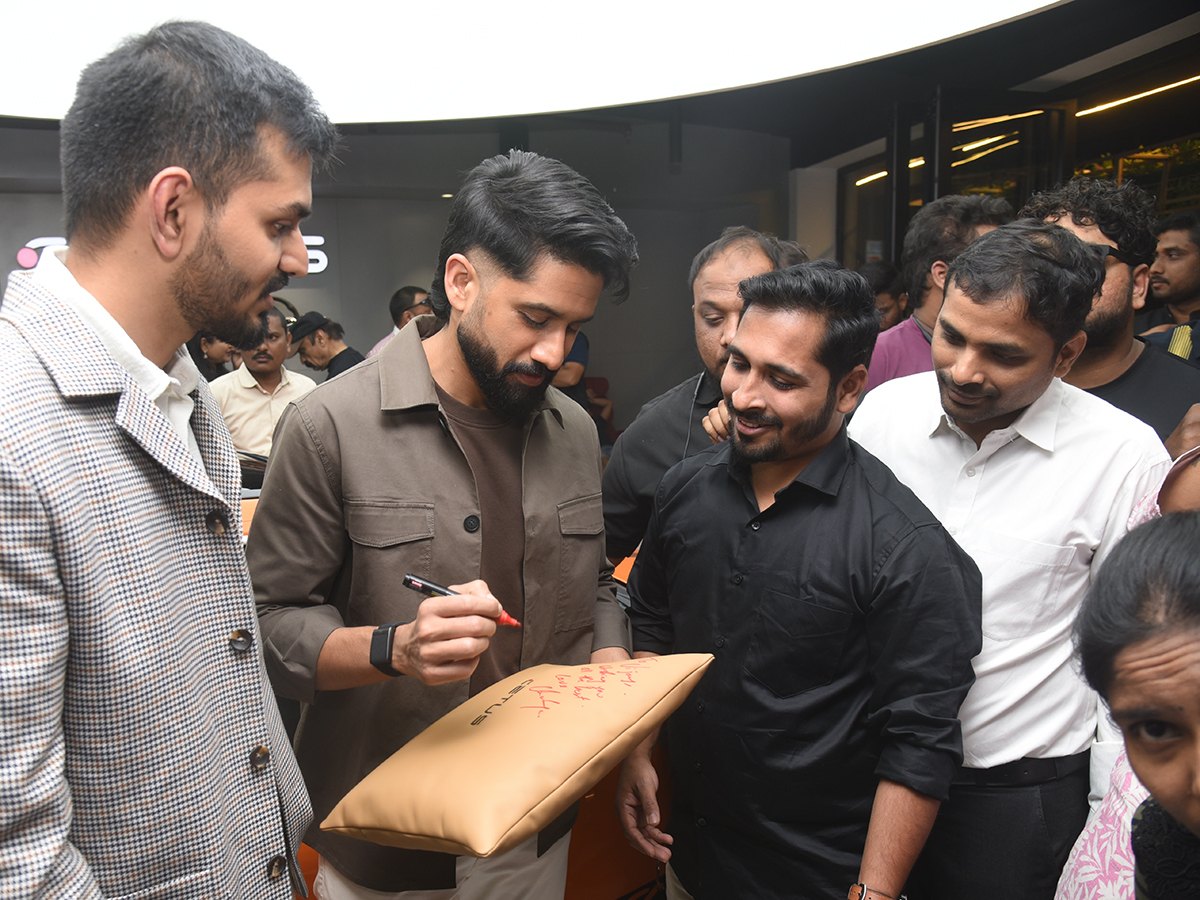 Naga_20Chaitanya_20at_20a_20luxury_20interior_20designer_20studio__20_2811_29.jpg 11