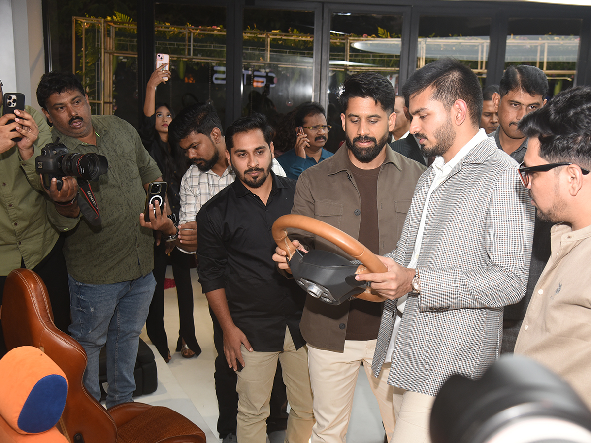 Naga_20Chaitanya_20at_20a_20luxury_20interior_20designer_20studio__20_285_29.jpg 5