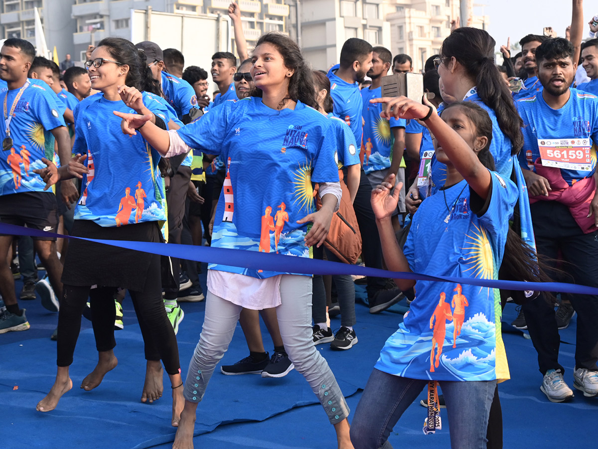 Navy_20Mera_20Dhan_2042_20K_20Run_20Rally_20At_20Visakhapatnam__20_286_29.jpg 6