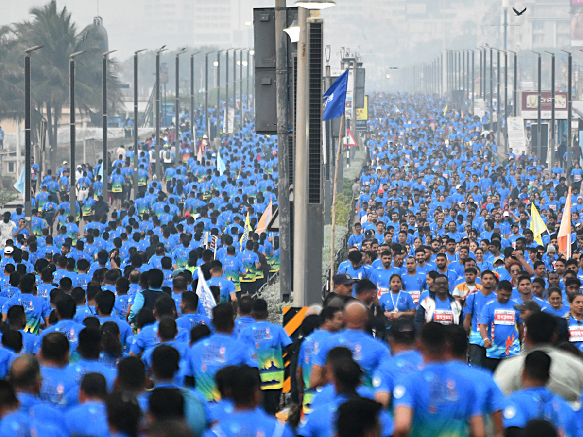 Navy_20Mera_20Dhan_2042_20K_20Run_20Rally_20At_20Visakhapatnam__20_288_29.jpg 8